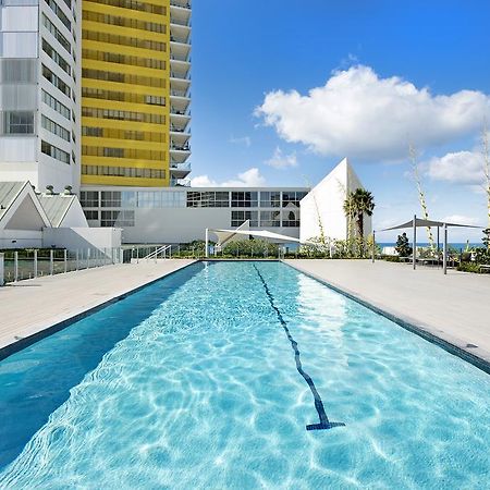 Ultiqa Air On Broadbeach Gold Coast Exterior photo