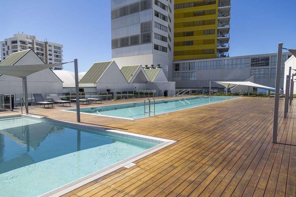 Ultiqa Air On Broadbeach Gold Coast Exterior photo